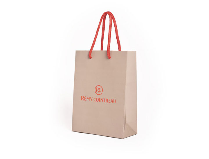 sac papier luxe personnalise petite taille pour la marque remy cointreau